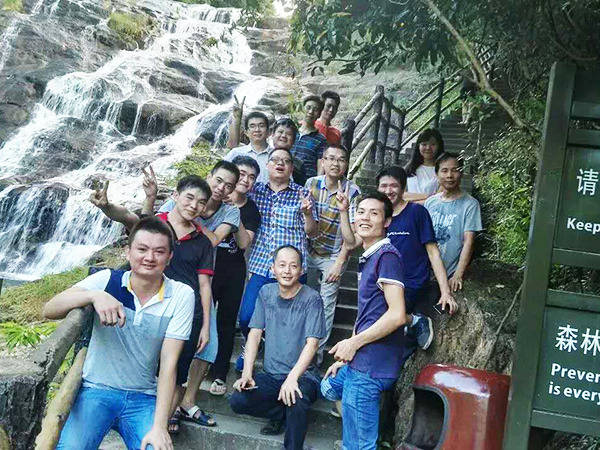 摘荔枝戶外活動(dòng)