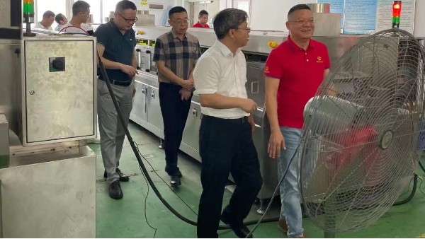 江西贛州經開區(qū)領導走訪金泰瀛公司